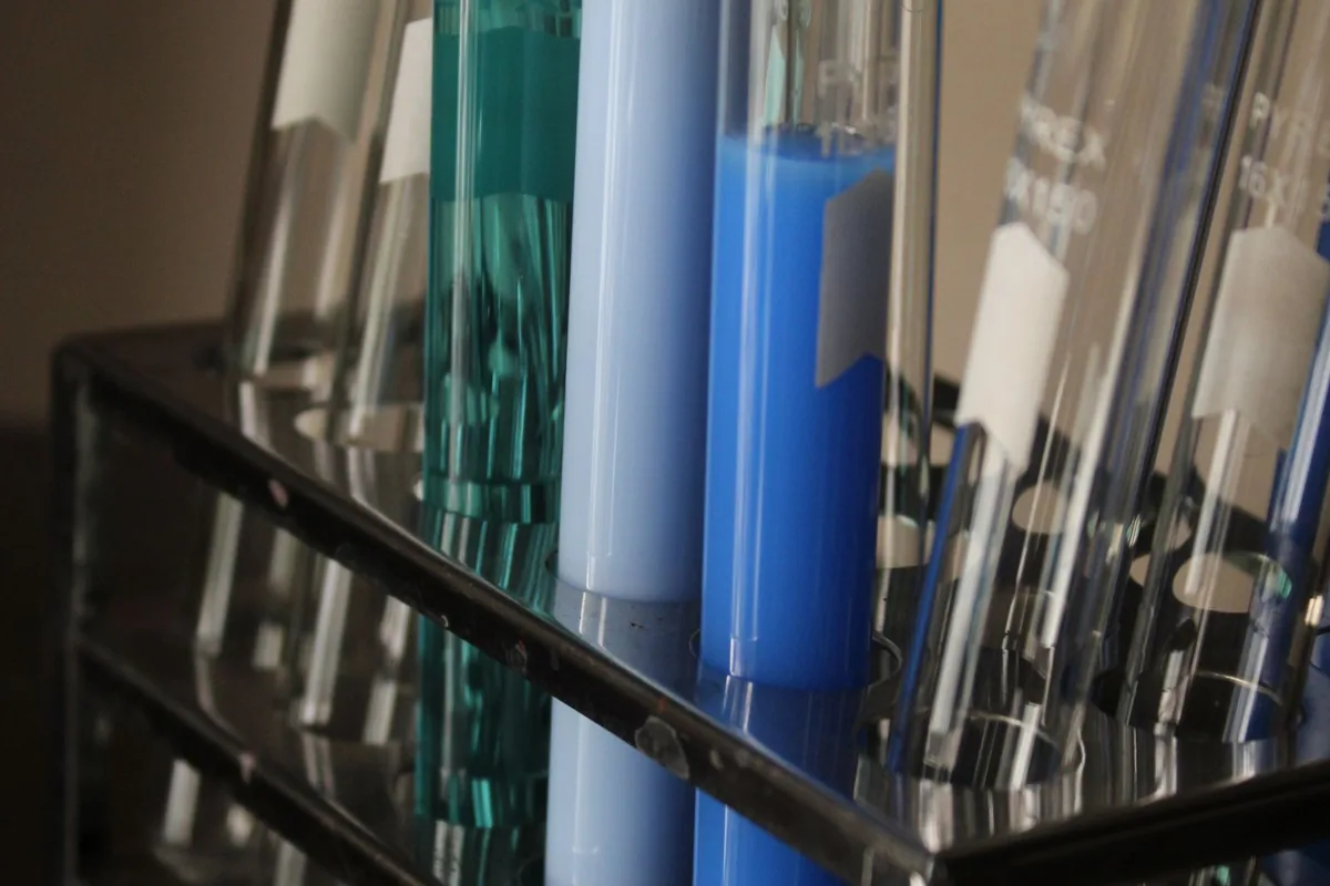 Color test samples in laboratory tubes